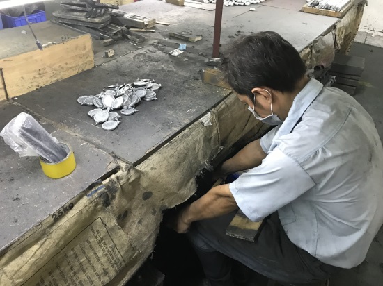 圆形金属标牌 圆形金属标牌